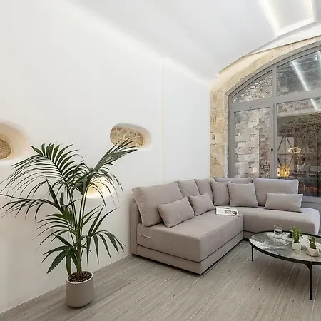 Malmaki, A Street View Apartment *